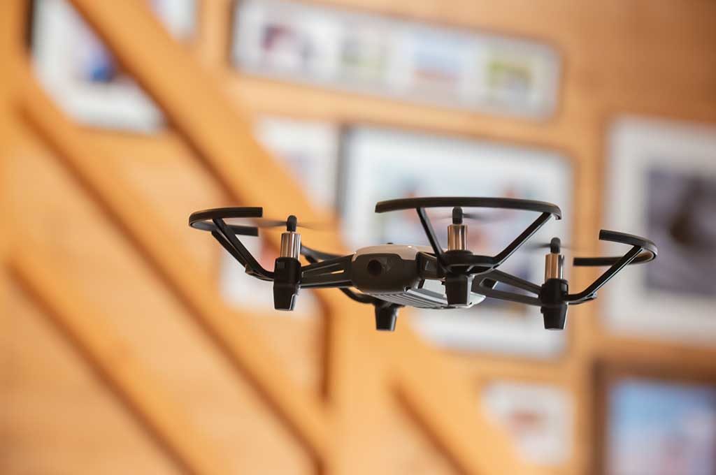 Tello カメラ 飛んでるとこ